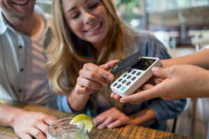 Paiement sans contact : utiliser votre carte bancaire sans l'insérer dans l'appareil
